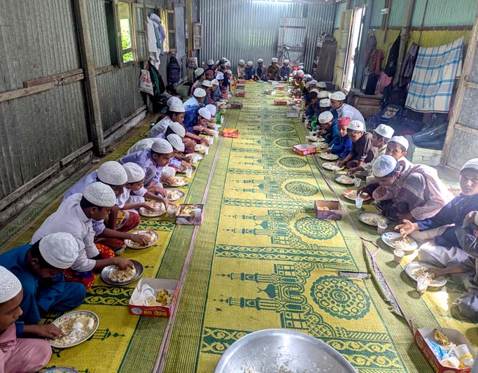 85 Students Fed — Kishoreganj